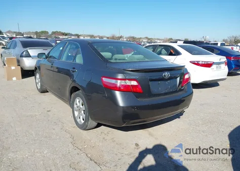 2007 Toyota Camry Le z USA, uszkodzony, nr VIN 4T1BE46K57U621775